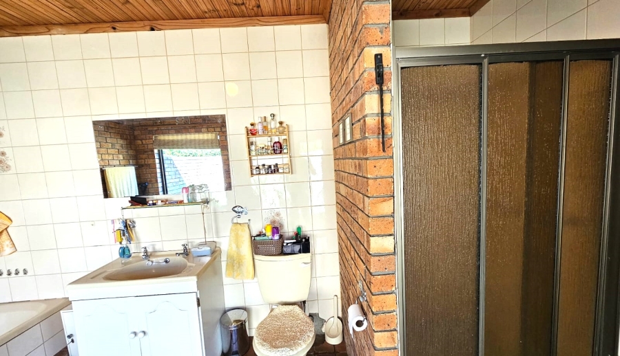 3 Bedroom Property for Sale in Lemoenkloof Western Cape